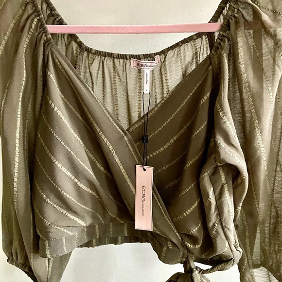 NWT BCBG Generation tie front peasant crop top. Size M - Picture 8 of 10